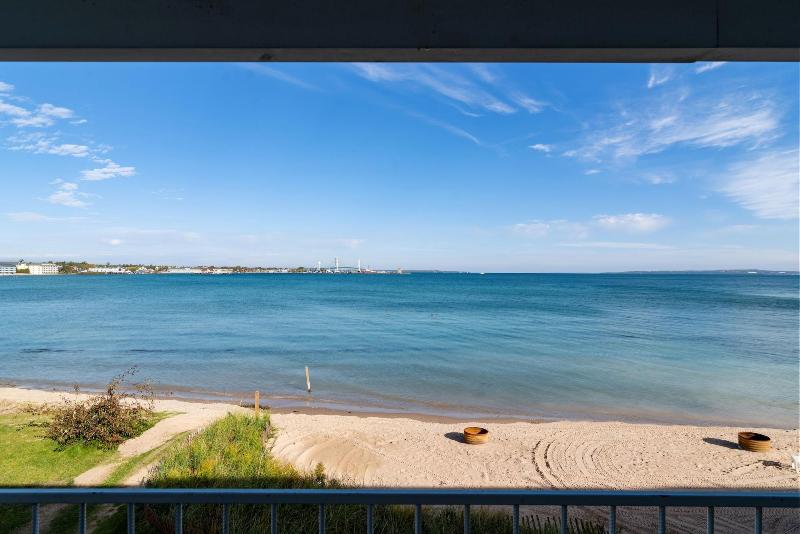 Clearwater Lakeshore Motel image