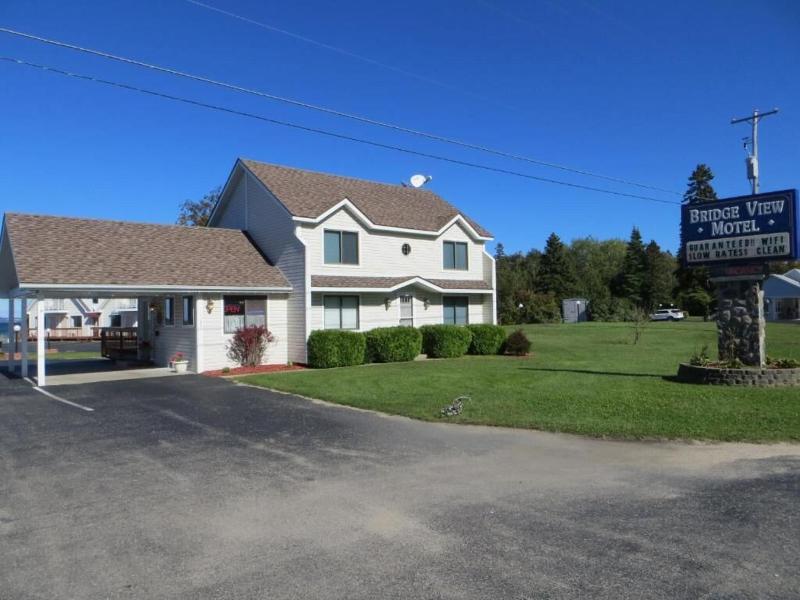 Bridge View Motel & Condo's — general view