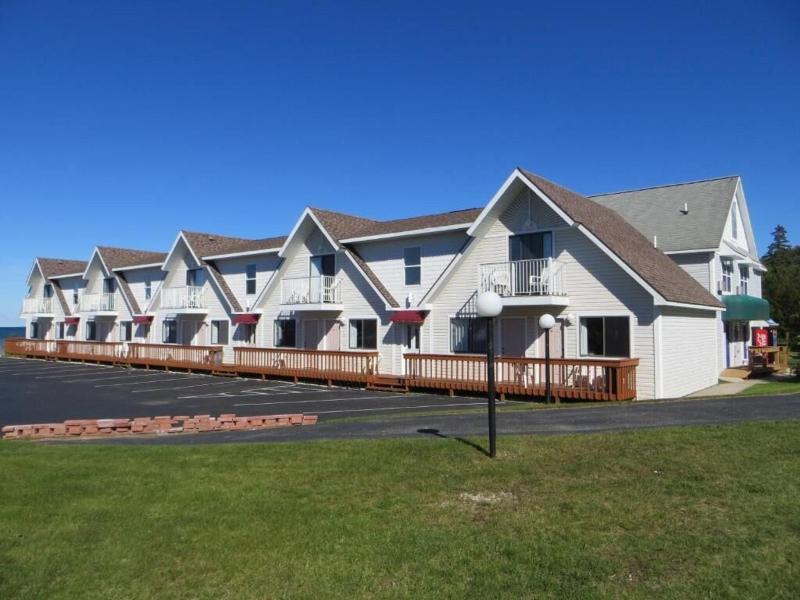 Bridge View Motel & Condo's — general view
