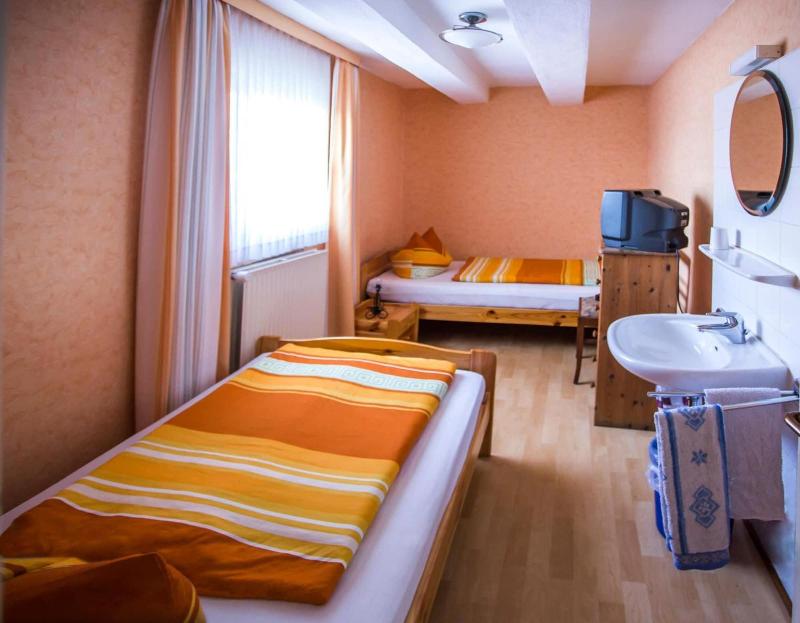 Lindenschänke Hotel garni image