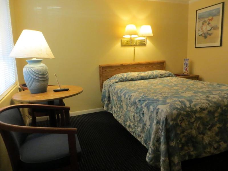 Sunrise Beach Motel — photo 4