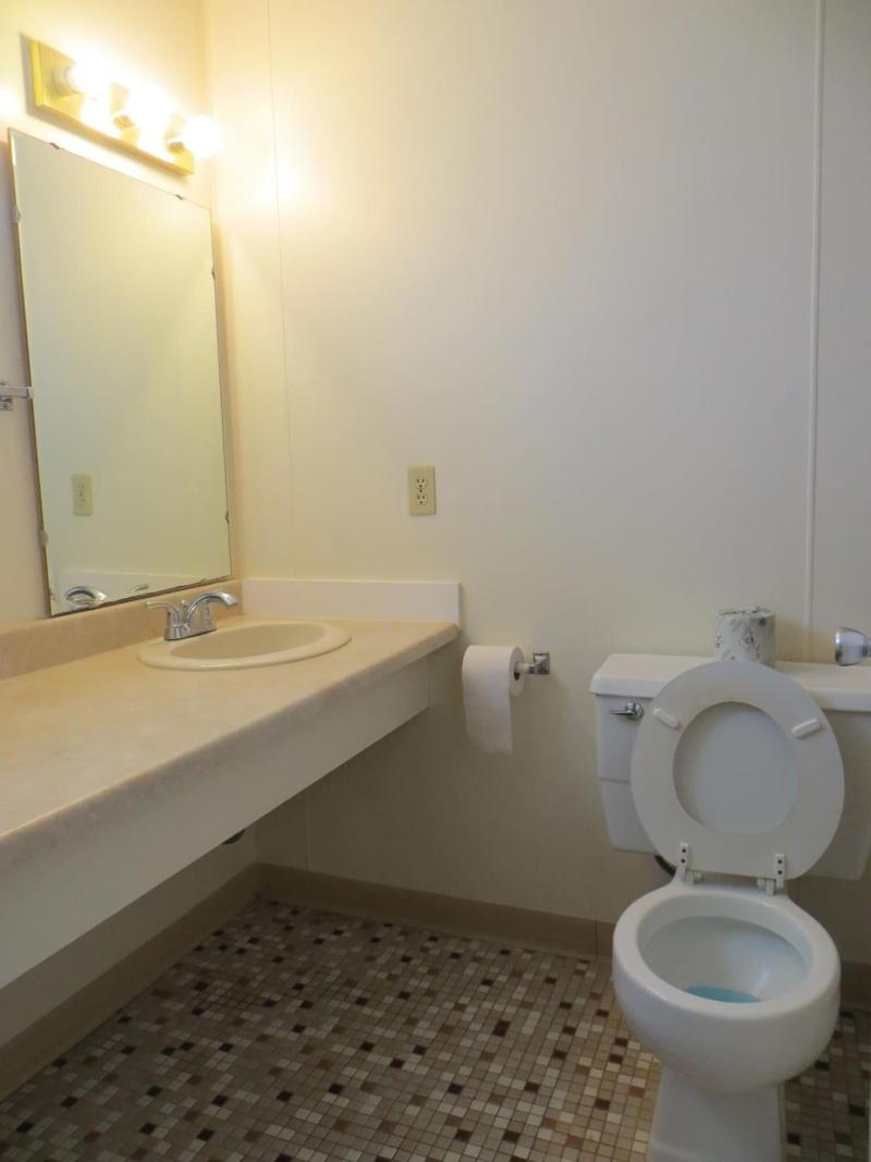 Sunrise Beach Motel — photo 17