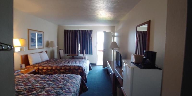Sunrise Beach Motel — photo 42