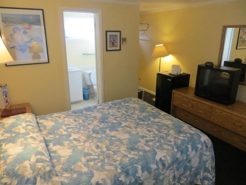 Sunrise Beach Motel — photo 40