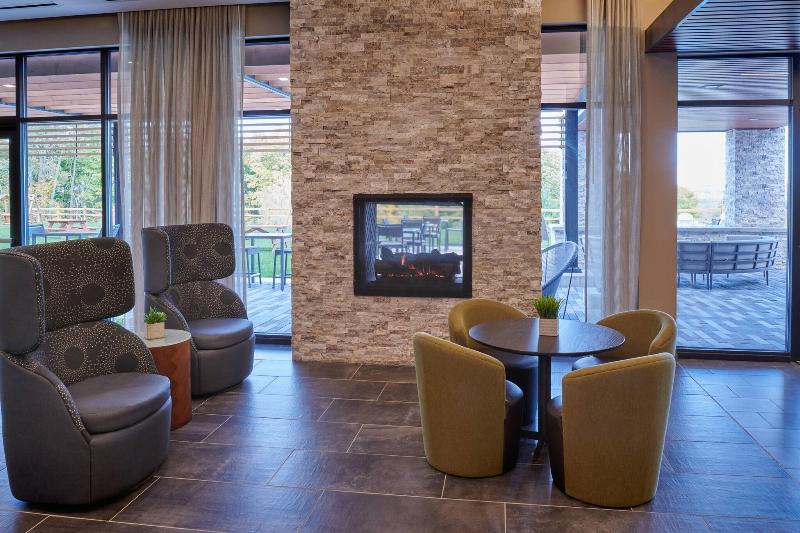 Courtyard By Marriott Petoskey At Victories Square image