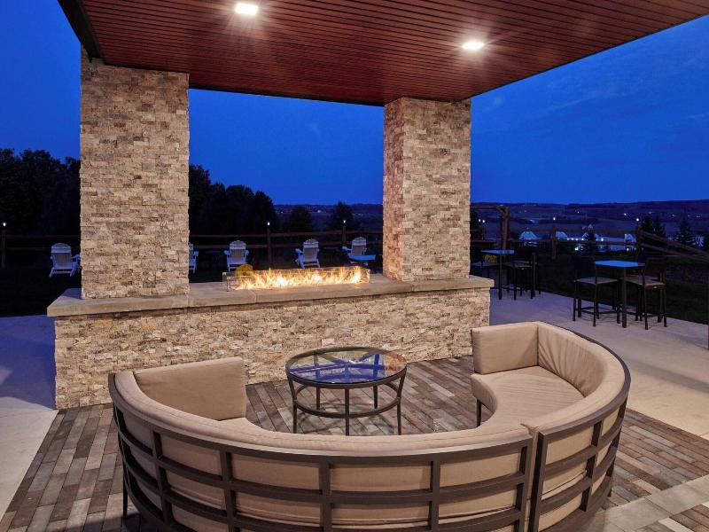 Courtyard By Marriott Petoskey At Victories Square image