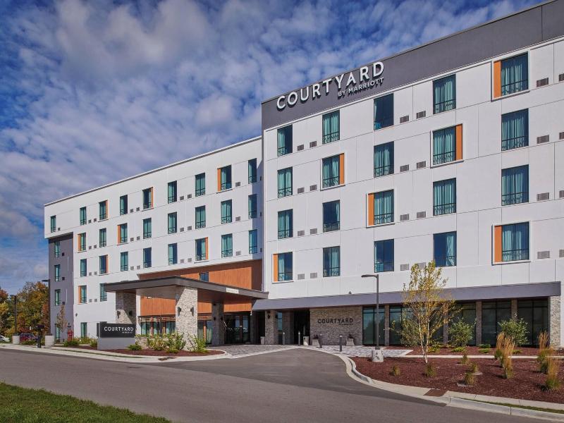 Courtyard By Marriott Petoskey At Victories Square image