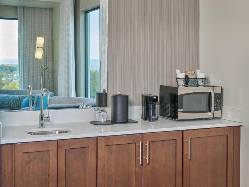 Courtyard By Marriott Petoskey At Victories Square image