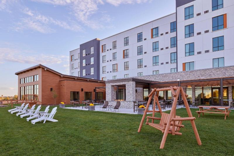 Courtyard By Marriott Petoskey At Victories Square image