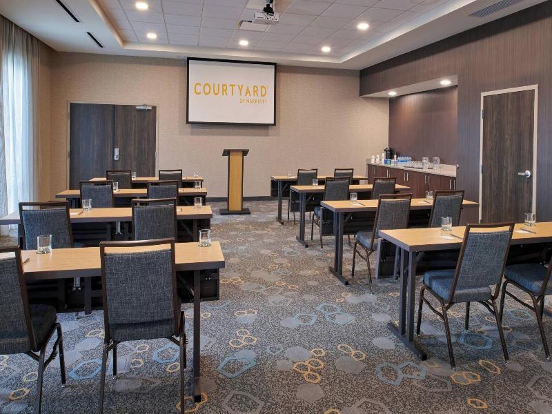 Courtyard By Marriott Petoskey At Victories Square image