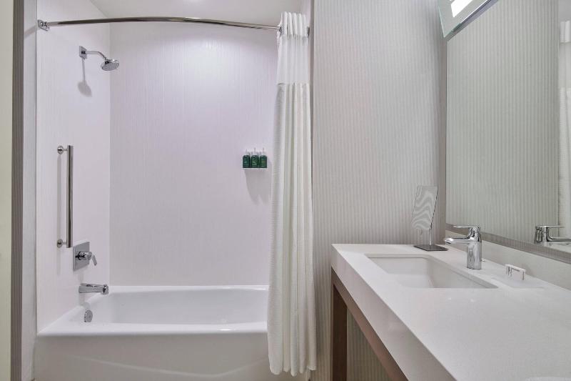 Courtyard By Marriott Petoskey At Victories Square image