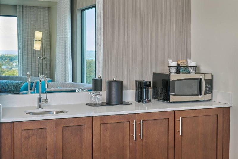 Courtyard By Marriott Petoskey At Victories Square image
