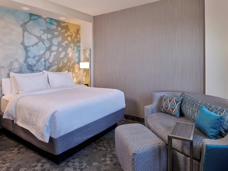 Courtyard By Marriott Petoskey At Victories Square image