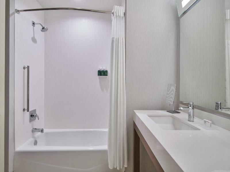 Courtyard By Marriott Petoskey At Victories Square image