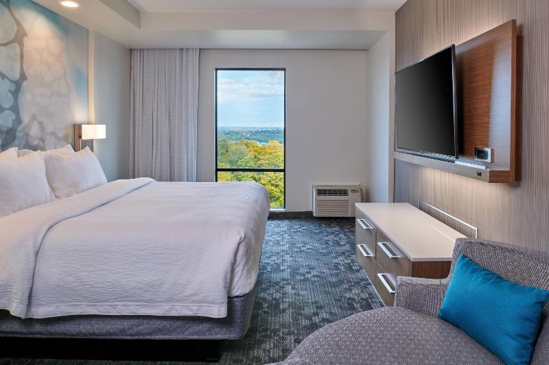 Courtyard By Marriott Petoskey At Victories Square image