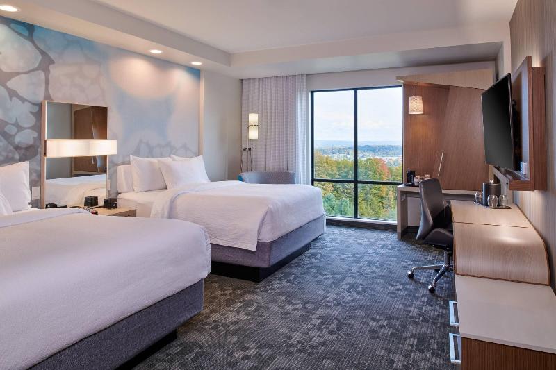 Courtyard By Marriott Petoskey At Victories Square image