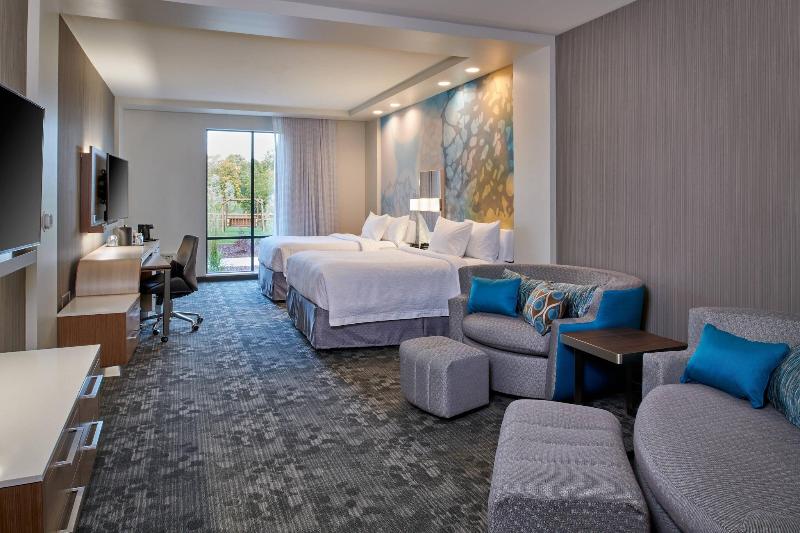 Courtyard By Marriott Petoskey At Victories Square image