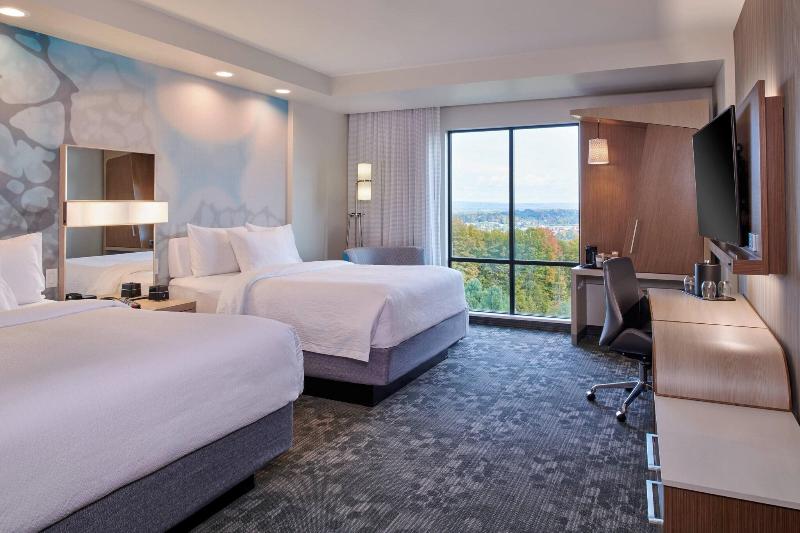 Courtyard By Marriott Petoskey At Victories Square image