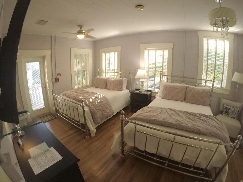 The Hibiscus House Bed And Breakfast image