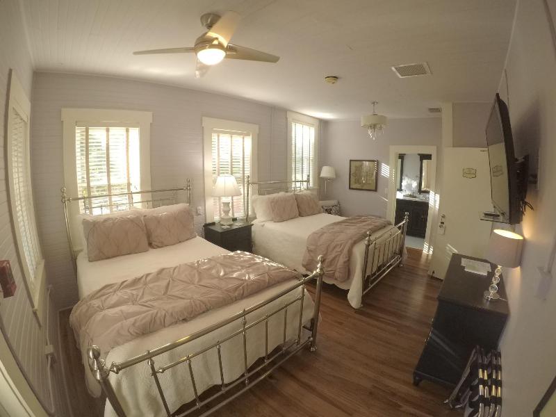 The Hibiscus House Bed And Breakfast image