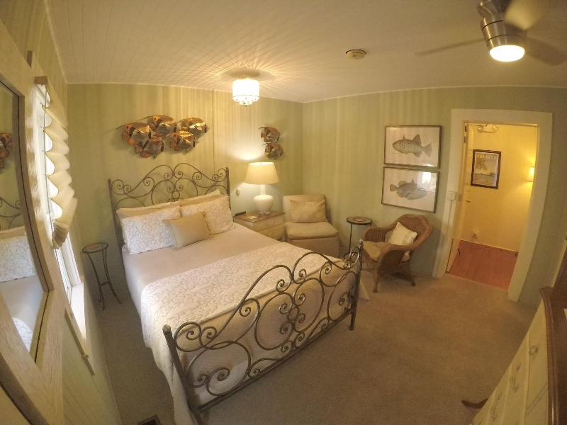 The Hibiscus House Bed And Breakfast image