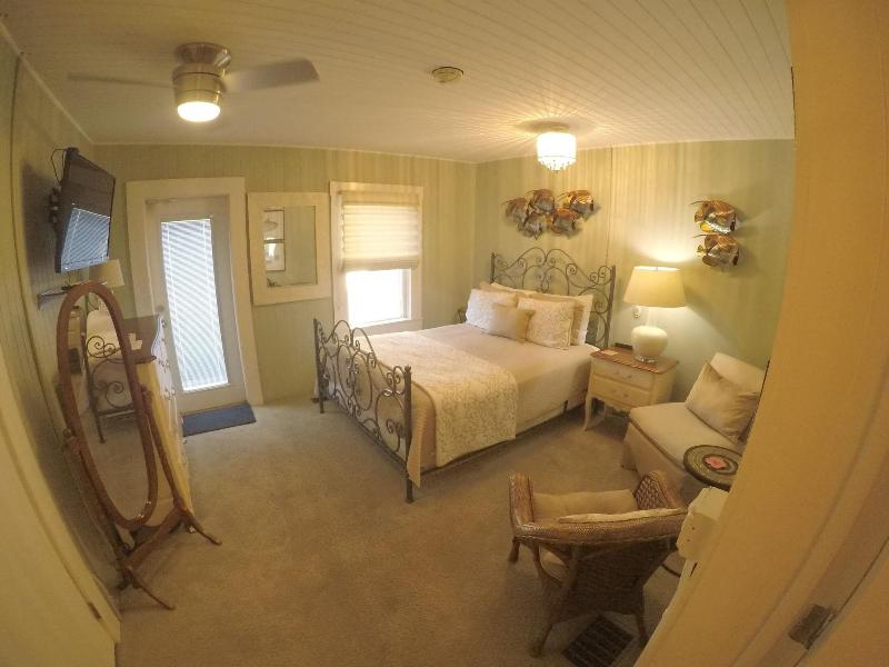 The Hibiscus House Bed And Breakfast image