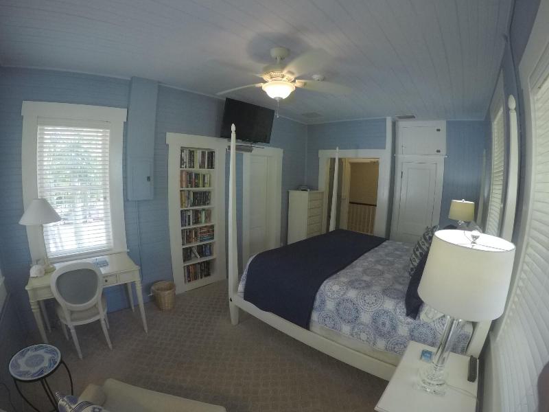 The Hibiscus House Bed And Breakfast image
