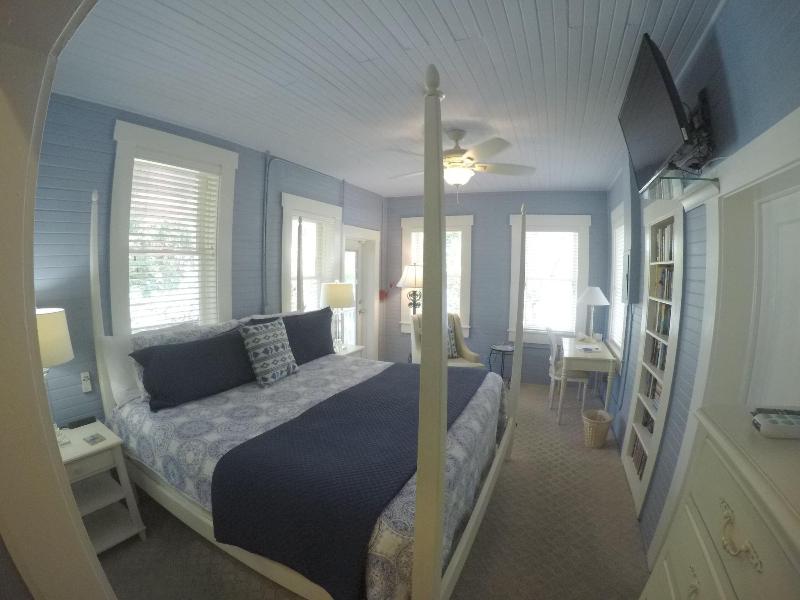 The Hibiscus House Bed And Breakfast image