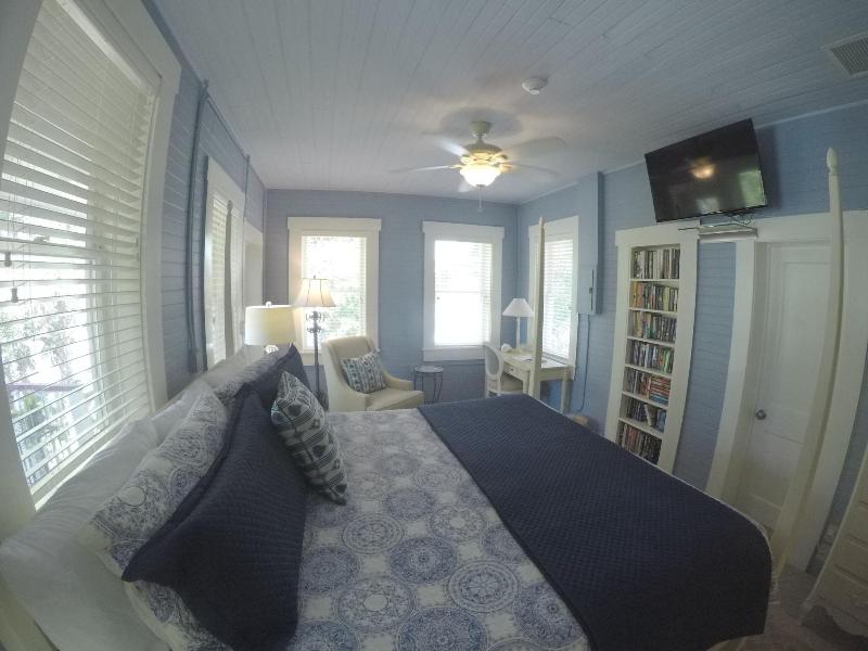The Hibiscus House Bed And Breakfast image