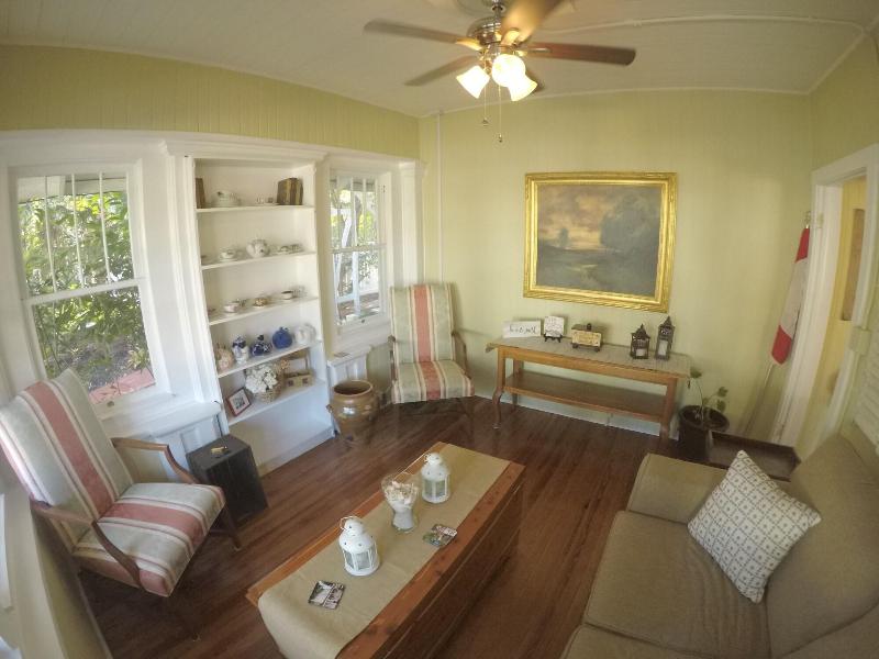 The Hibiscus House Bed And Breakfast image