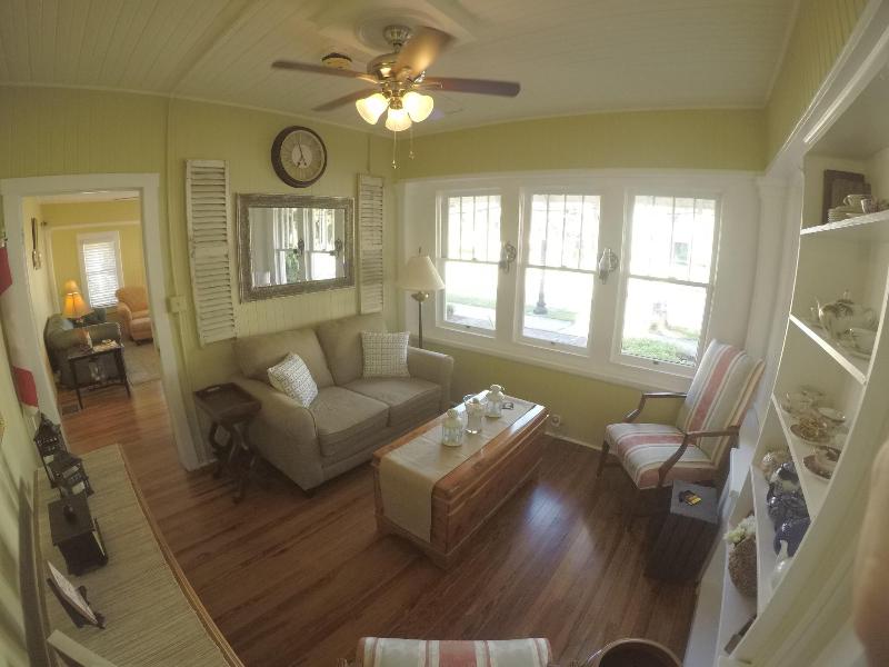 The Hibiscus House Bed And Breakfast image