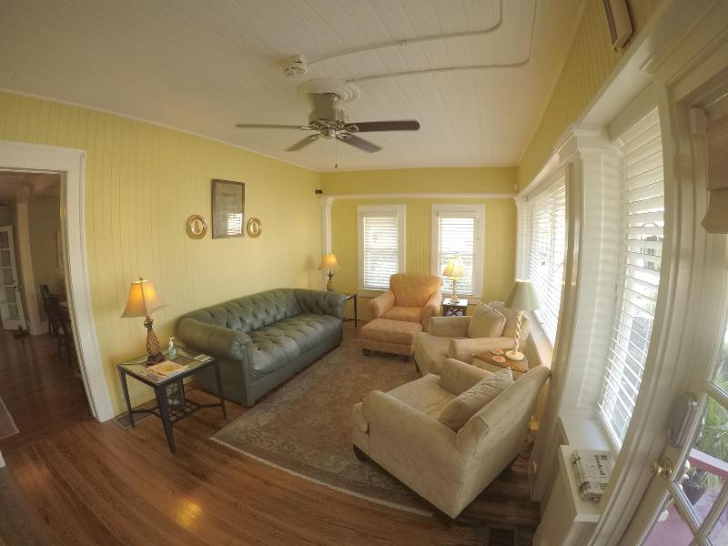 The Hibiscus House Bed And Breakfast image