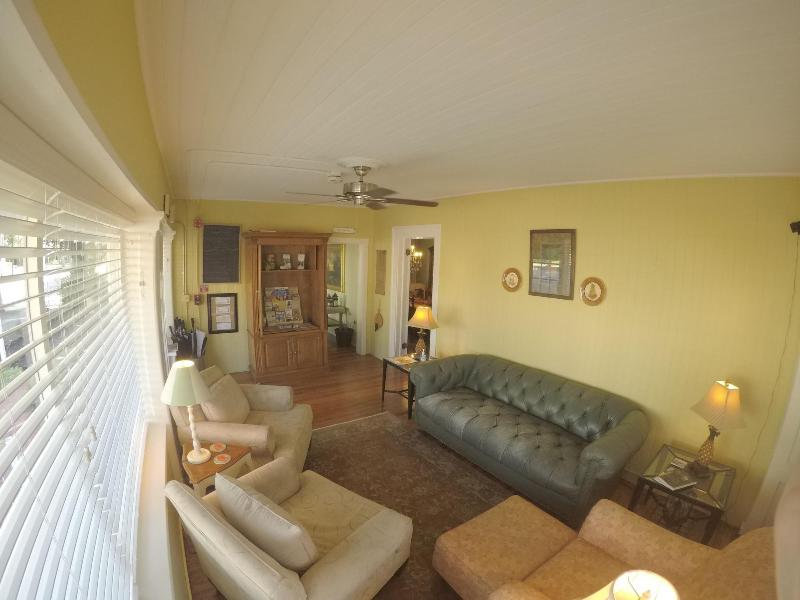 The Hibiscus House Bed And Breakfast image