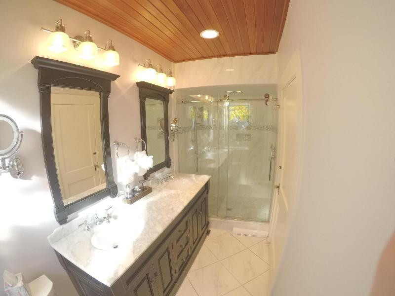 The Hibiscus House Bed And Breakfast image