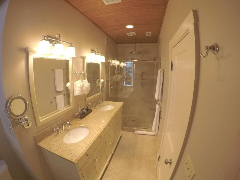 The Hibiscus House Bed And Breakfast image