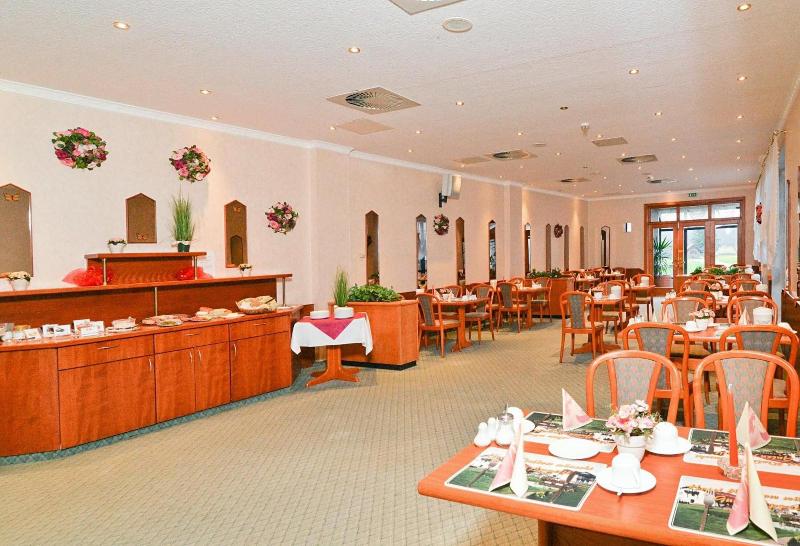 Landgasthof & Hotel Waldow image