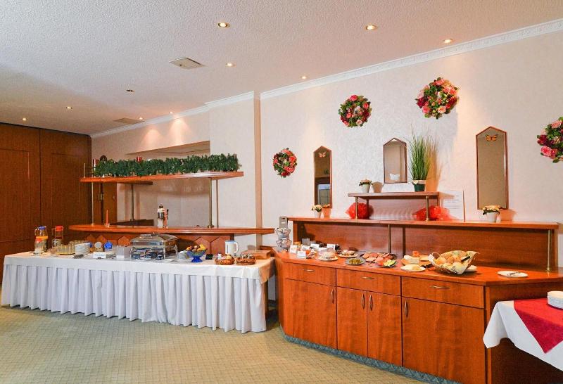 Landgasthof & Hotel Waldow image