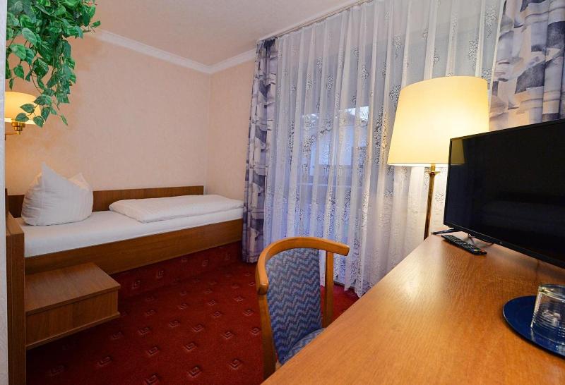 Landgasthof & Hotel Waldow image