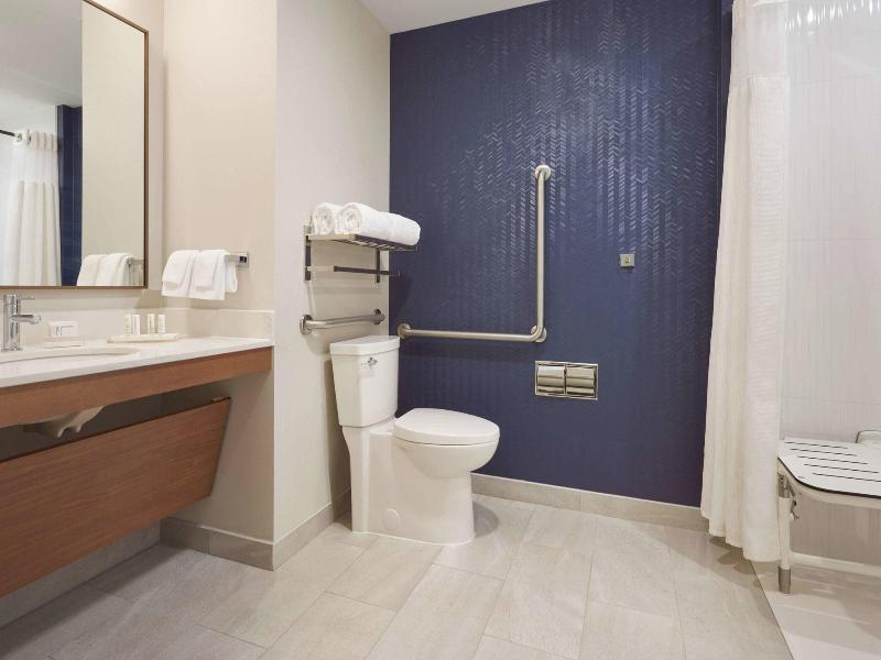 Fairfield Inn & Suites by Marriott Orillia image