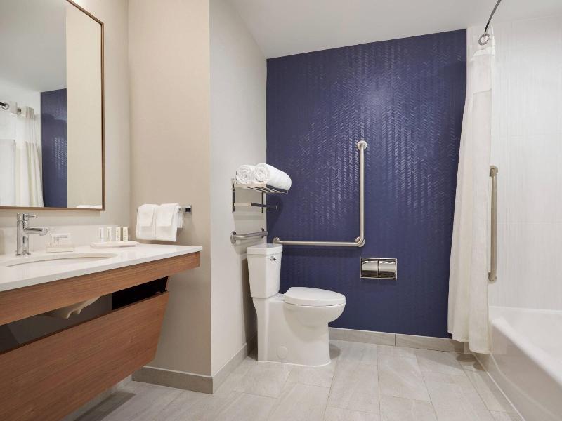 Fairfield Inn & Suites by Marriott Orillia image