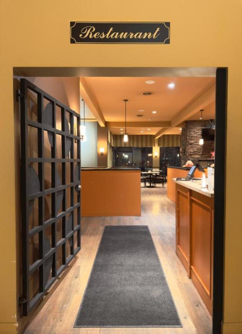 Divya Sutra Plaza & Conference Centre, Vernon, BC image