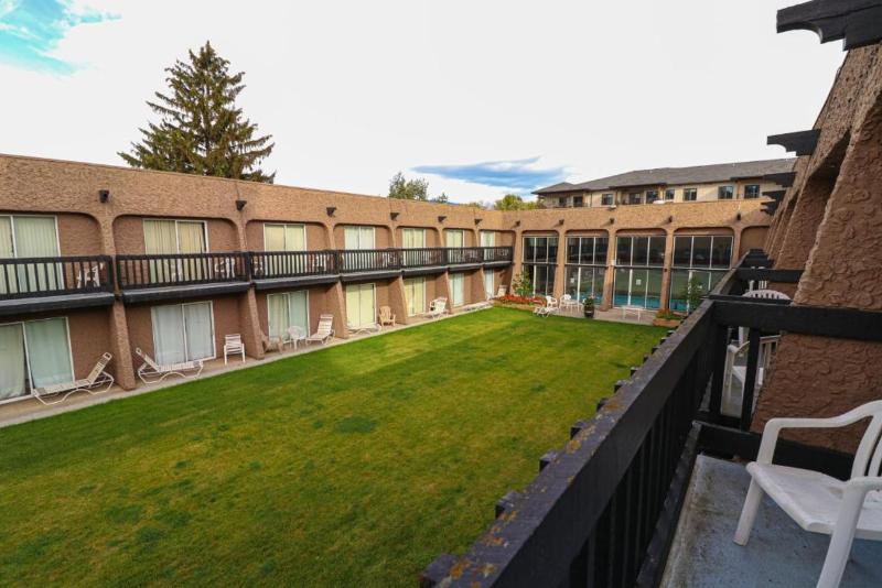Divya Sutra Plaza & Conference Centre, Vernon, BC image