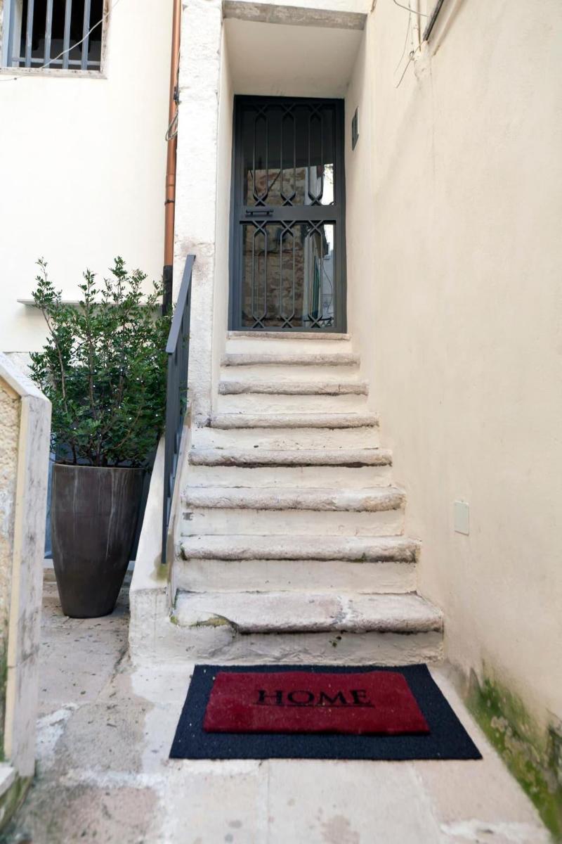 Suite Home Trani image