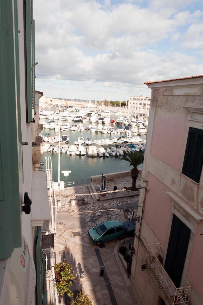 Suite Home Trani image