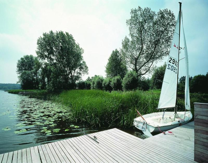Seehotel Am Neuklostersee image