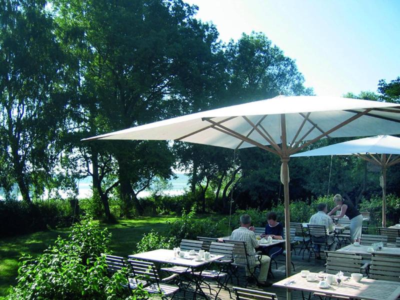 Seehotel Am Neuklostersee image
