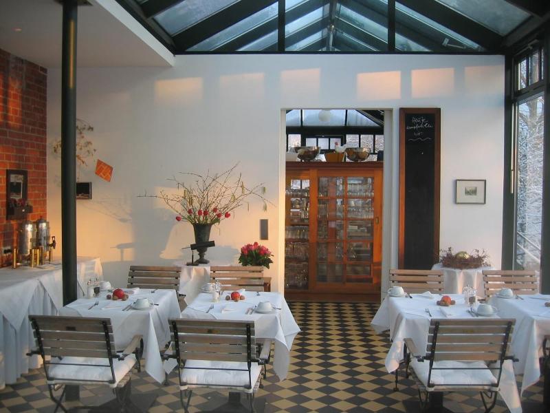 Seehotel Am Neuklostersee image