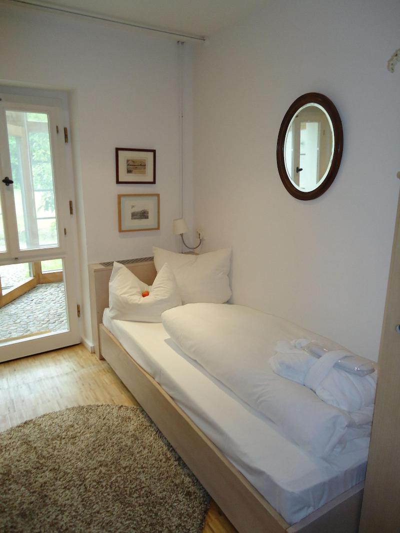 Seehotel Am Neuklostersee image