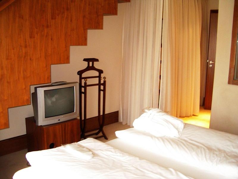 Seehotel Am Neuklostersee image