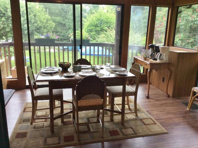 Coles Bay Vacation Retreat